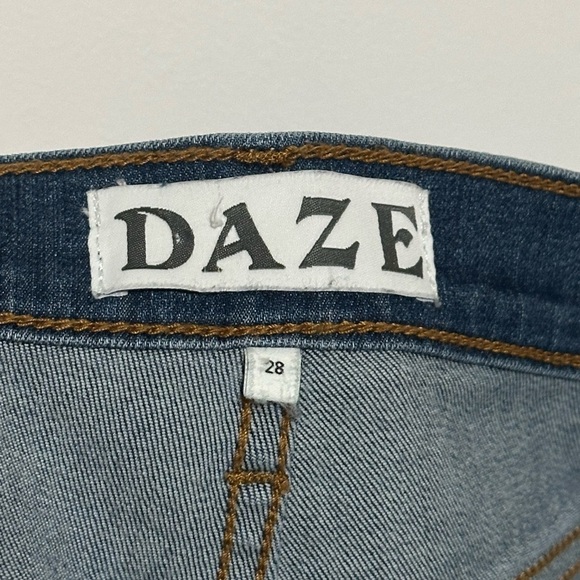 Daze Shy Girl High Rise Crop Flare in Rumors Size 28 - Picture 6 of 7